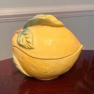 Royal Doulton “Carmina” lemon covered dish